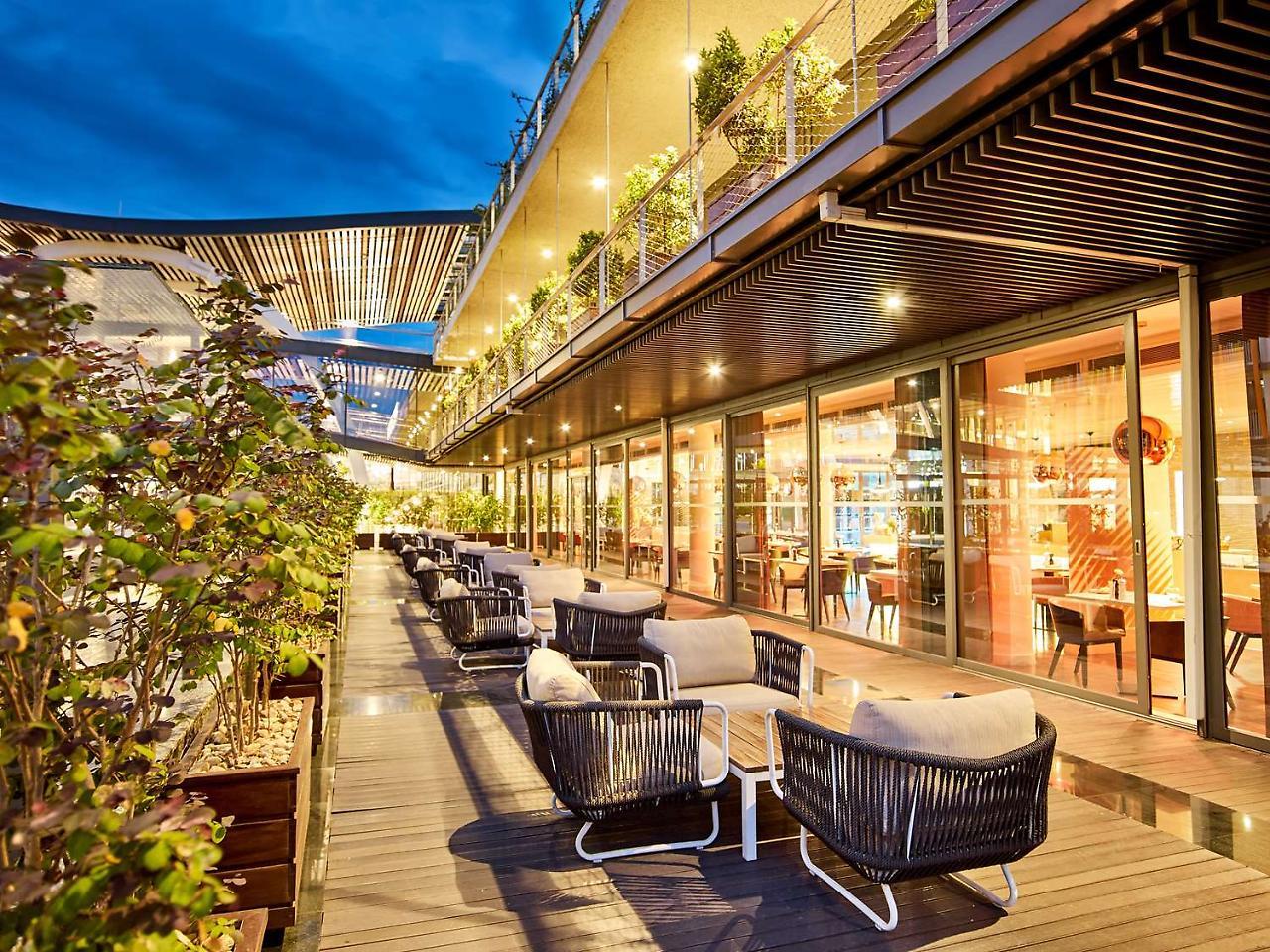 Radisson Blu Hotel & Convention Centre Kigali Exterior foto The Terrace