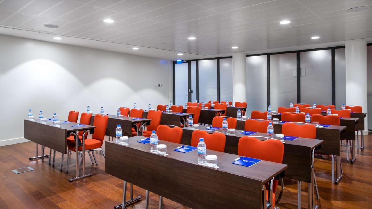 Radisson Blu Hotel & Convention Centre Kigali Exterior foto Meeting room